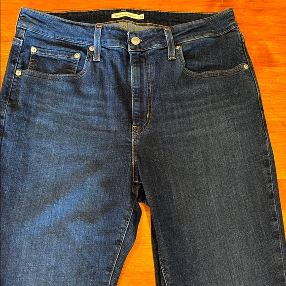 LEVIS 725 Women’s High Rise Bootcut Dark Blue Flared Jeans Women’s Size 33 💙 - Picture 1 of 10